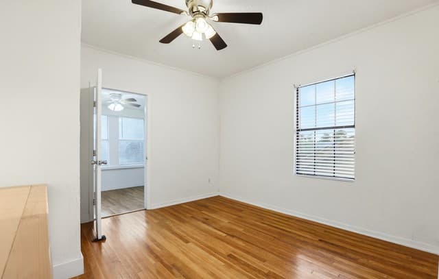 rental at 1025 W Craig Pl Unit 4 in San Antonio, TX — photo 2