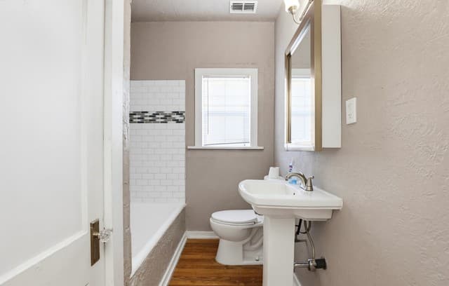rental at 1025 W Craig Pl Unit 4 in San Antonio, TX — photo 5