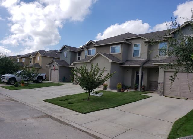 rental at 16815 Dancing Ava Unit 1 in Selma TX