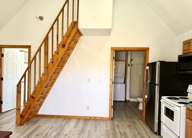 rental at 403 (CABIN 110)  Free Timber St in Stockdale TX