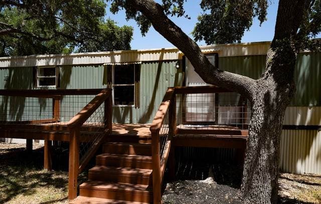 rental at 393  Deer Valley St in Canyon Lake, TX — photo 5