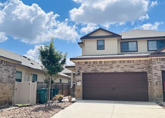 rental at 9208  Groff Lndg Unit 1 in Converse TX