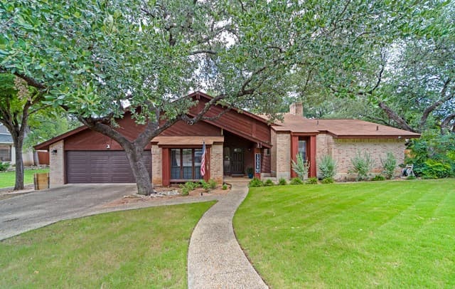 rental at 13038  Hunters Breeze St in San Antonio TX