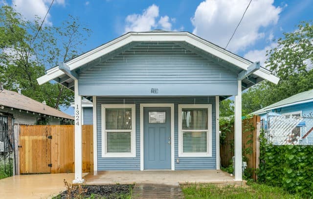 rental at 1324 E Carson St in San Antonio TX