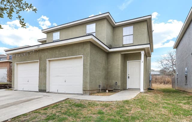 rental at 5815  Golf Bnd Unit 2 in San Antonio TX