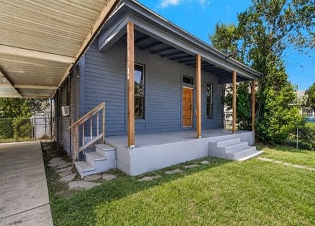 rental at 2106  Saunders Unit B in San Antonio TX