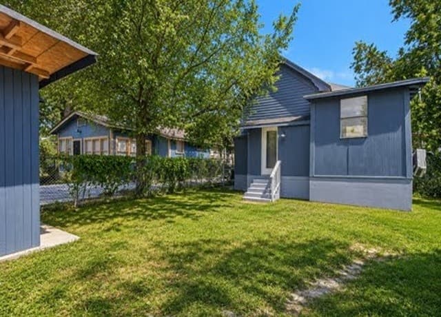rental at 2106  Saunders Unit B in San Antonio, TX — photo 2