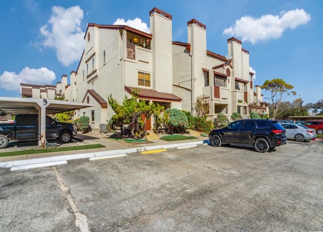 rental at 5322  Medical Dr Unit C-103 in San Antonio, TX — photo 2