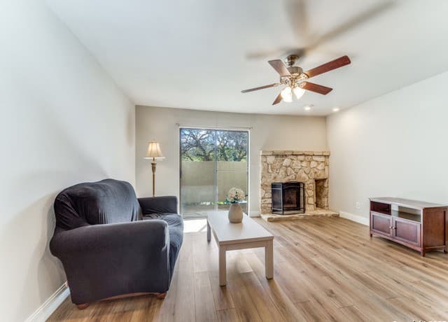 rental at 5322  Medical Dr Unit C-103 in San Antonio, TX — photo 4