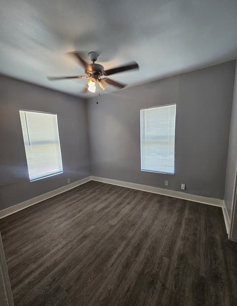 rental at 950  Bailey Ave Unit 2 in San Antonio, TX — photo 1