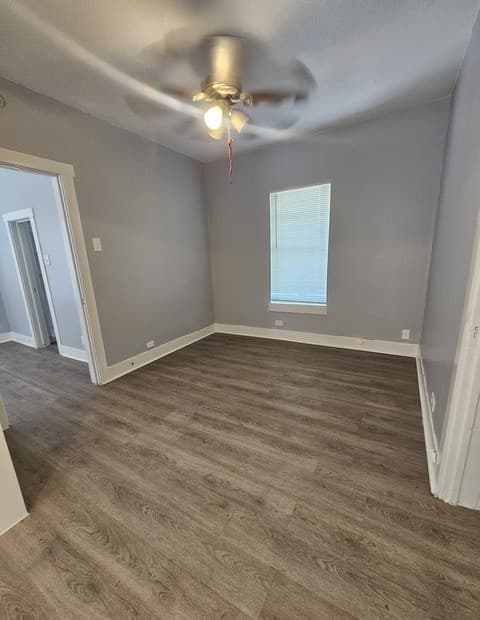 rental at 950  Bailey Ave Unit 2 in San Antonio, TX — photo 2