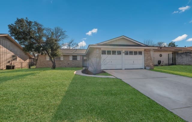 rental at 4730 Casa Bello St in San Antonio TX