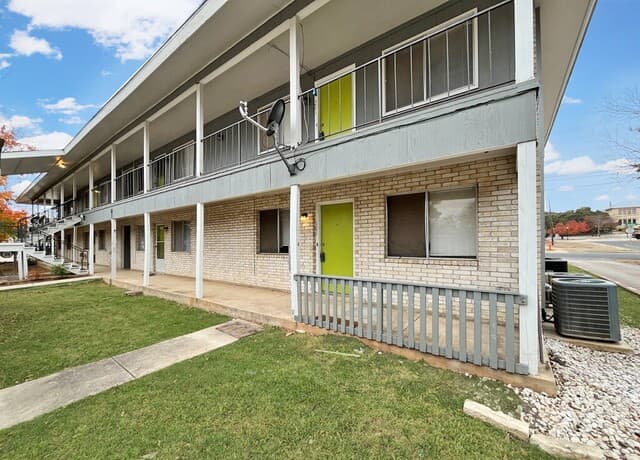 rental at 311 E San Antonio Unit 101 in Boerne TX