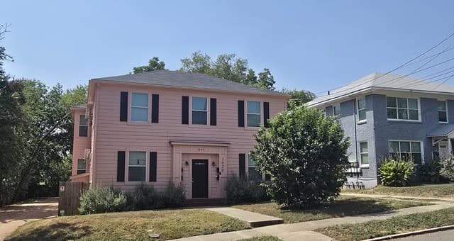 rental at 1020 W French Pl Unit 2 in San Antonio, TX — photo 2