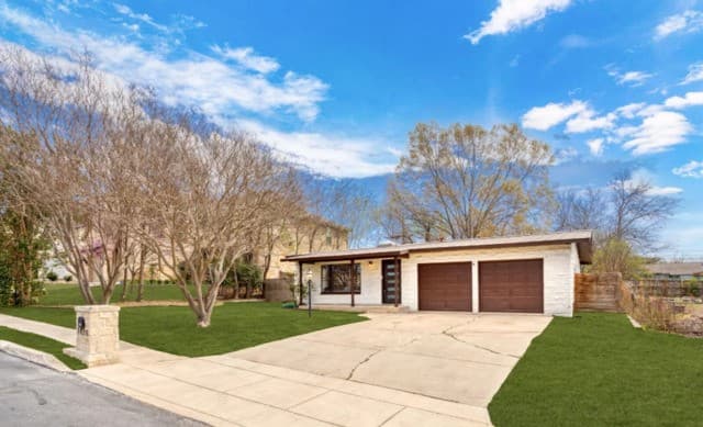 rental at 1626 W Terra Alta Dr in San Antonio, TX — photo 3
