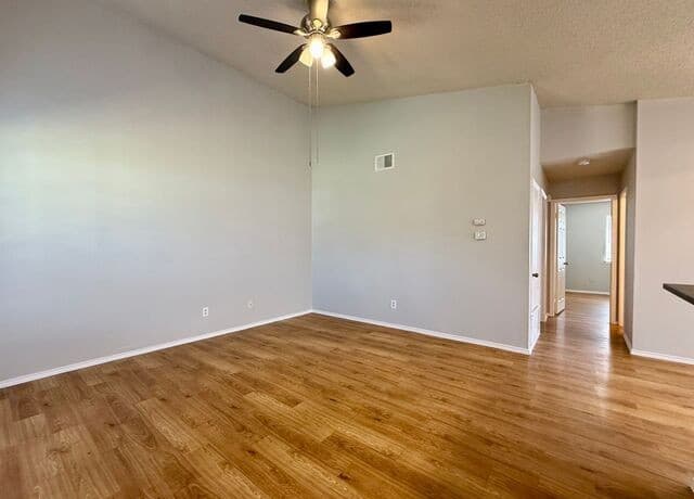 rental at 5230  Gawain Dr in San Antonio, TX — photo 3