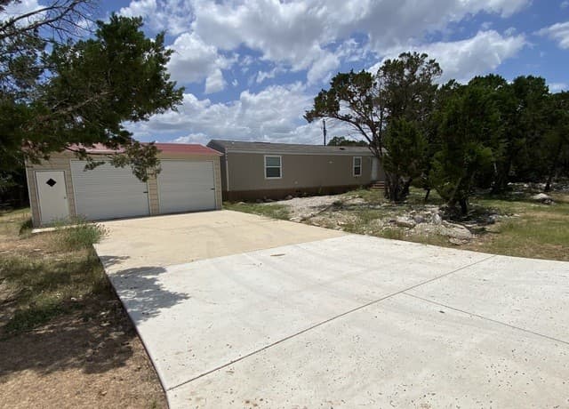 rental at 846 Inglewood in Canyon Lake TX