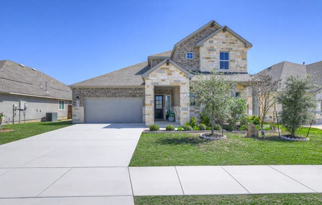 rental at 382 Nightshade Trl in New Braunfels TX
