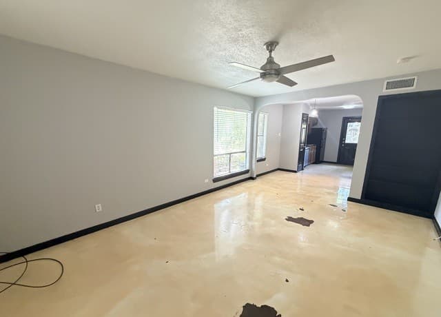 rental at 211  Natalen Unit 101 in San Antonio TX