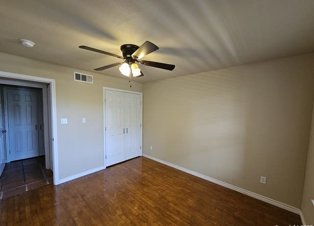 rental at 1305  E Mulberry Ave Unit 4 in San Antonio, TX — photo 2