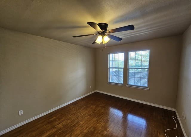 rental at 1305  E Mulberry Ave Unit 4 in San Antonio, TX — photo 3