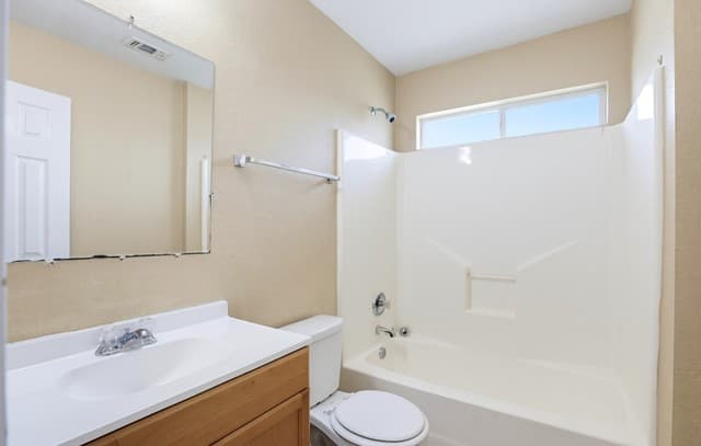 2-bedroom rental at 6342 Queens Castle Unit 1 in San Antonio, TX — photo 2