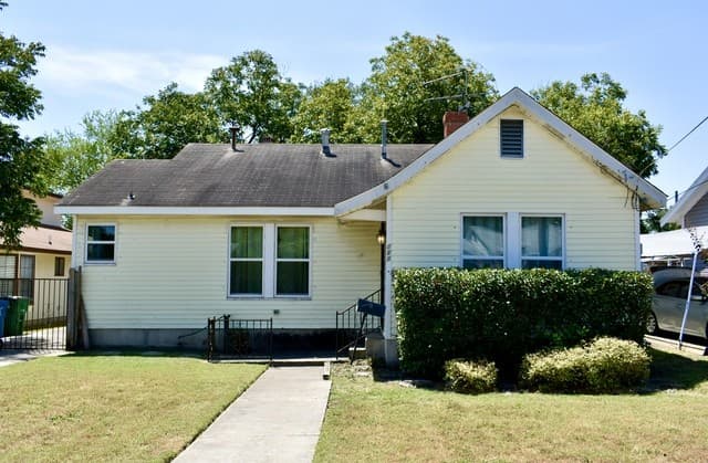 rental at 218  Hearne in San Antonio TX
