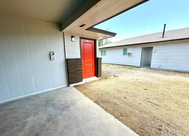 rental at 815  John Adams Dr in San Antonio, TX — photo 2