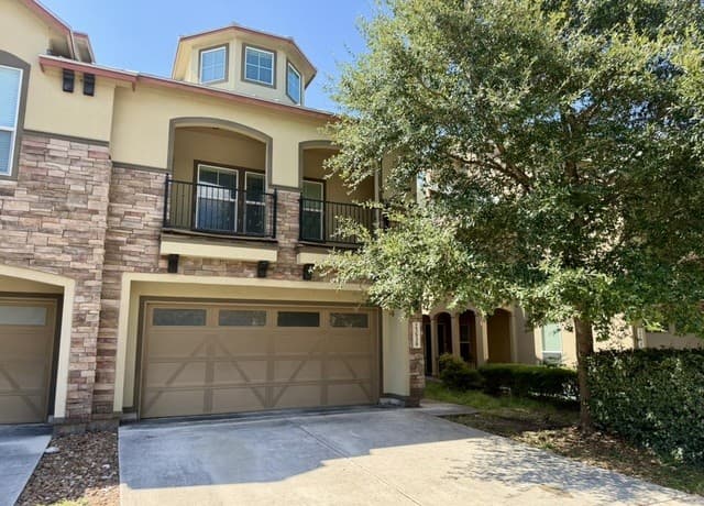 rental at 23939  Stately Oaks in San Antonio TX