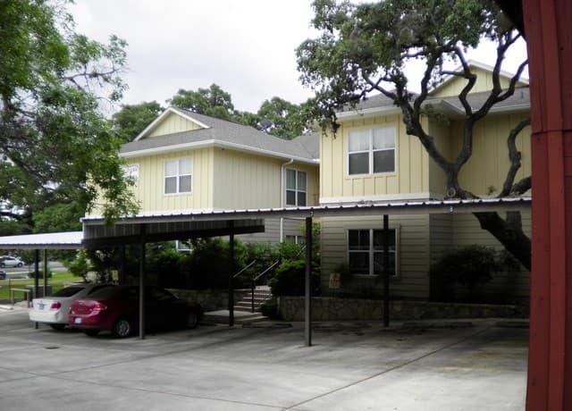 rental at 119 W Highland Dr Unit 204 in Boerne TX