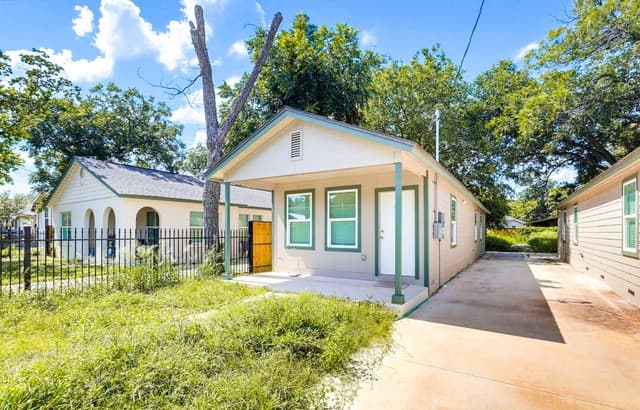 2-bedroom rental at 119 Nancy Pl in San Antonio, TX — photo 3