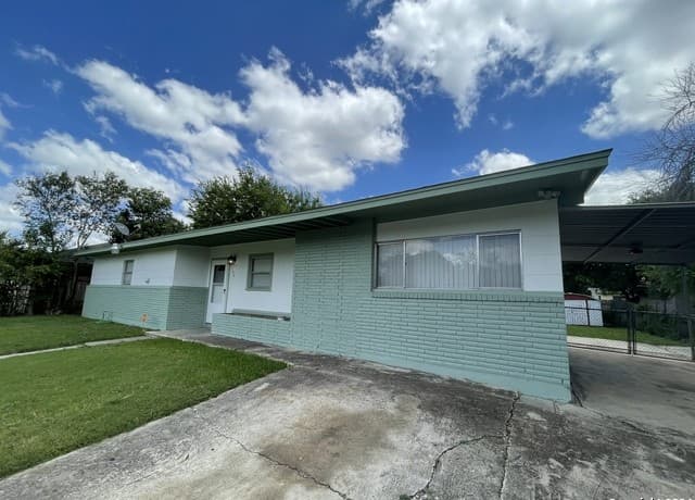 rental at 130  Ashford Dr in San Antonio TX