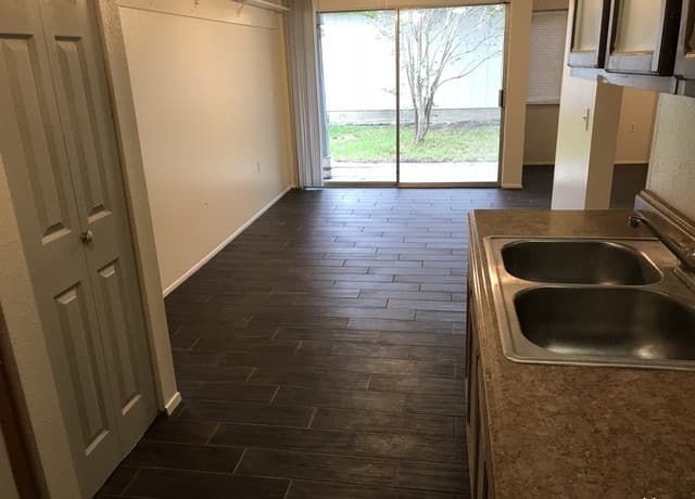 rental at 16614  Crested Butte St in San Antonio, TX — photo 5
