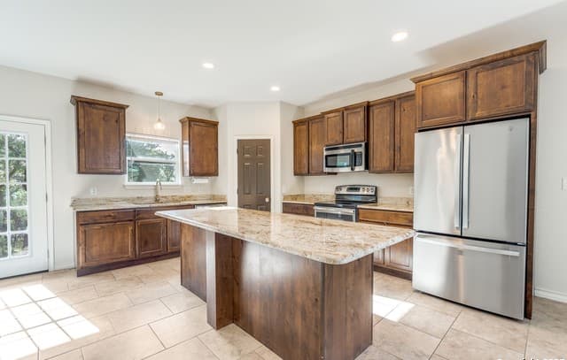 rental at 1131  Rocky Ridge Loop in Canyon Lake, TX — photo 5