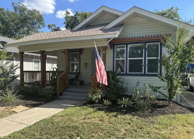 rental at 1734  W Kings Hwy in San Antonio, TX — photo 1