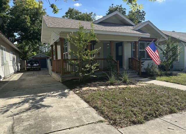 rental at 1734  W Kings Hwy in San Antonio, TX — photo 2