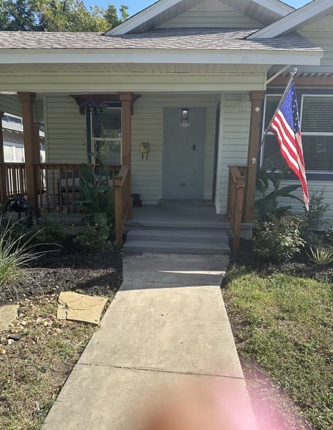 rental at 1734  W Kings Hwy in San Antonio, TX — photo 4
