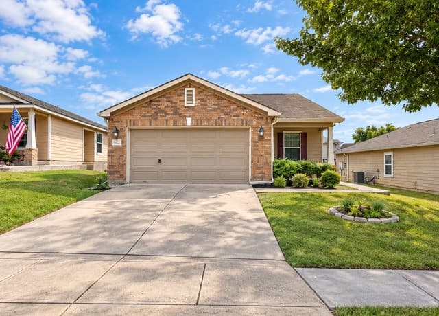 rental at 9622  Copper Est in Converse, TX — photo 1