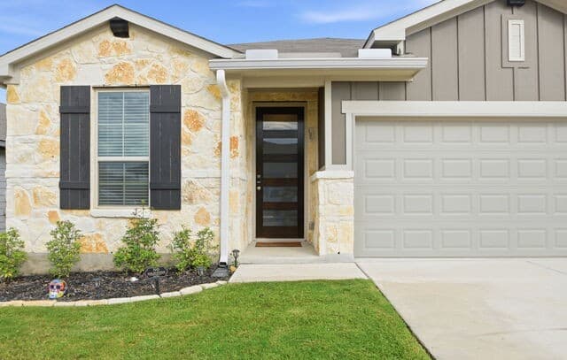 rental at 2910  Clemente Way in Converse, TX — photo 2