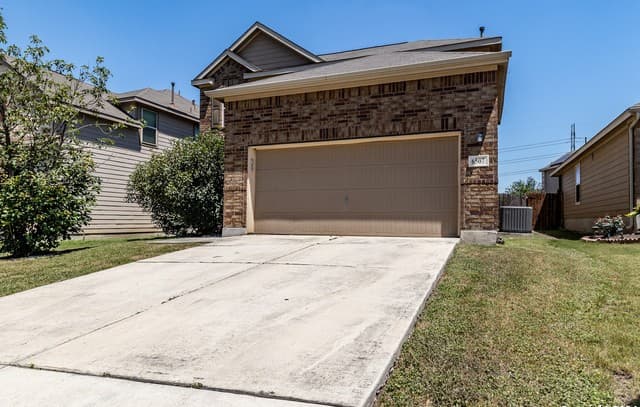 rental at 6507  Candlecrest Ct in San Antonio, TX — photo 3