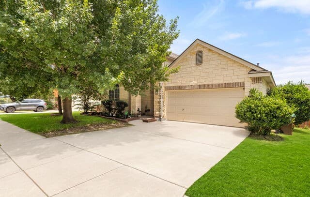 rental at 5830  Palmetto Way in San Antonio, TX — photo 1