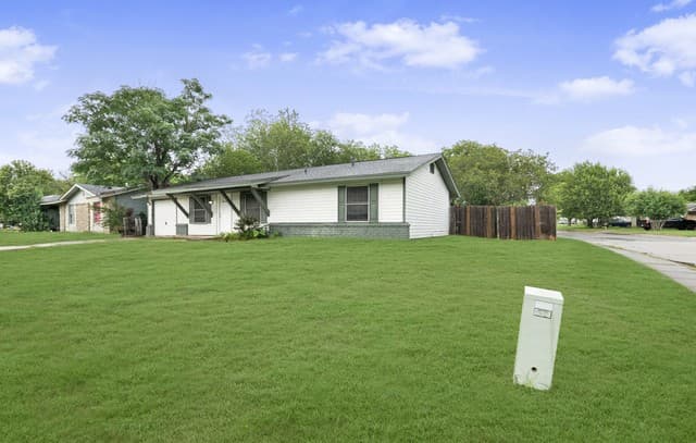 rental at 7335  Glen Brk in San Antonio, TX — photo 2