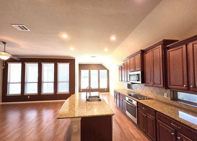 rental at 261  Norwood Ct in Cibolo, TX — photo 5