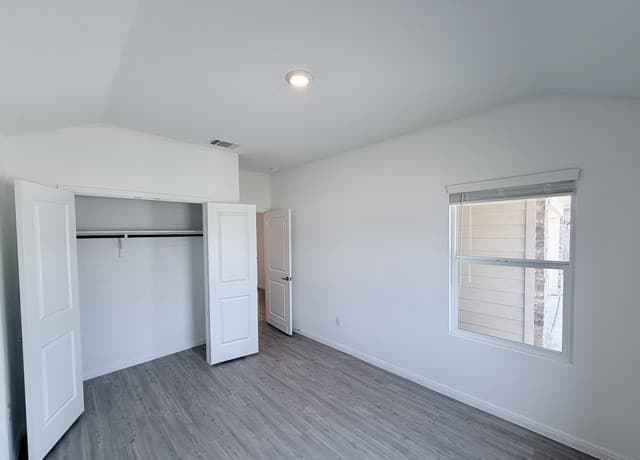 rental at 750  Haas Way in San Antonio, TX — photo 5