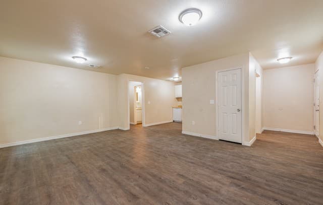 rental at 7668  Oak Chase in San Antonio, TX — photo 2