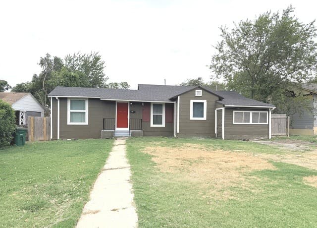 rental at 806  Lee Hall in San Antonio, TX — photo 1