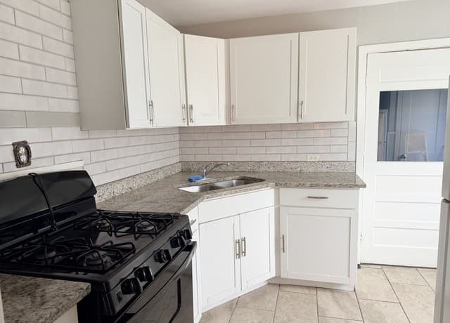 rental at 806  Lee Hall in San Antonio, TX — photo 2