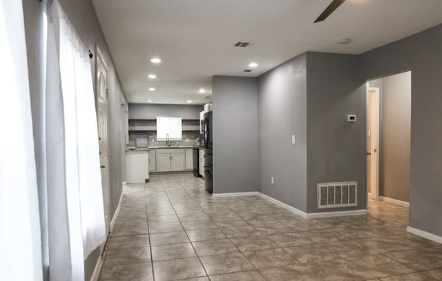 rental at 75  Storeywood Dr in San Antonio, TX — photo 4