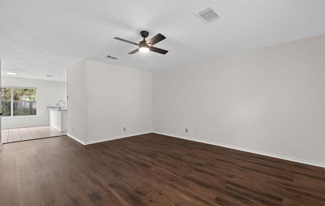 rental at 8910  Kenton Mist in San Antonio, TX — photo 3