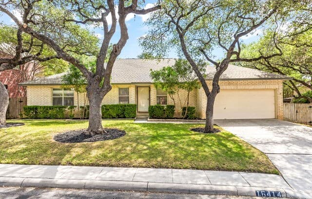 rental at 16414  Encanto Pass in San Antonio, TX — photo 2